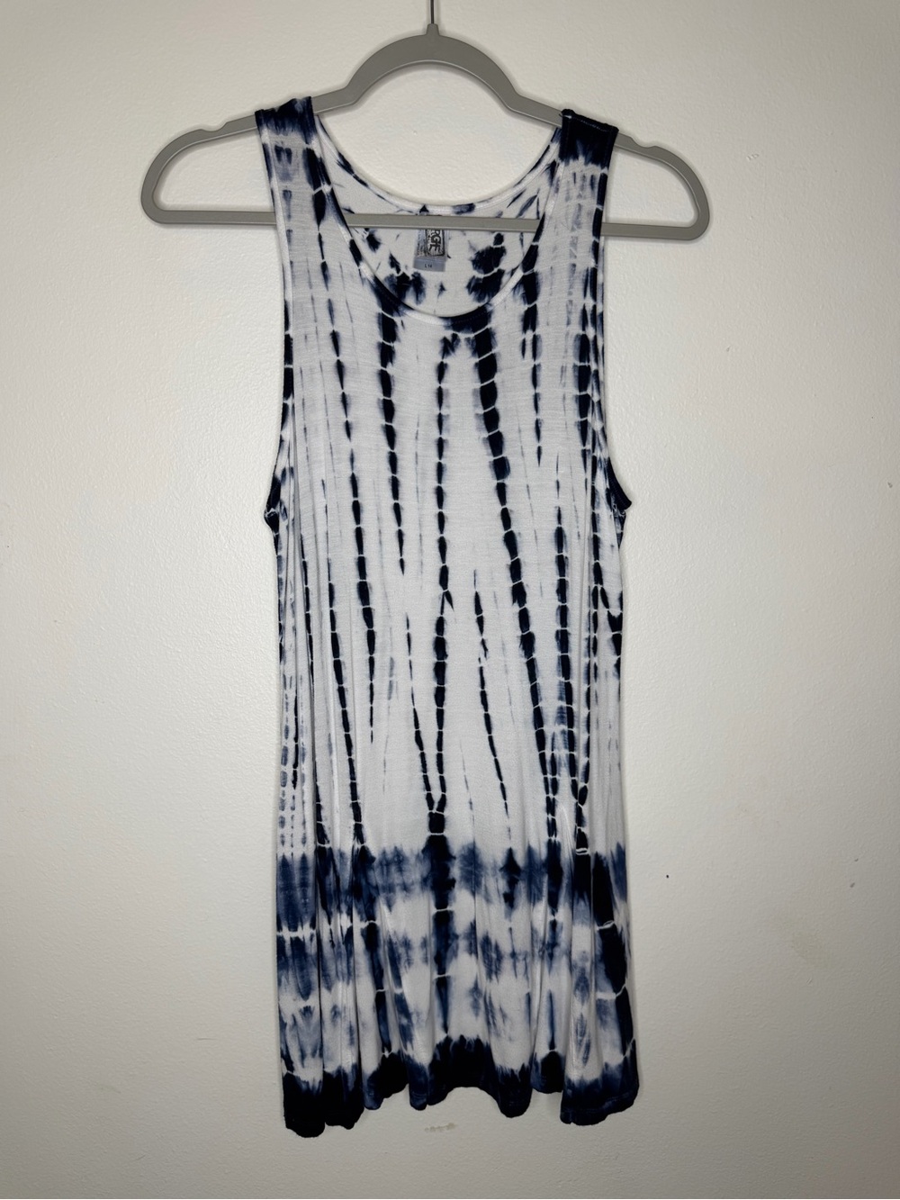 Erge White and Navy Vertical Tie-Dye dress